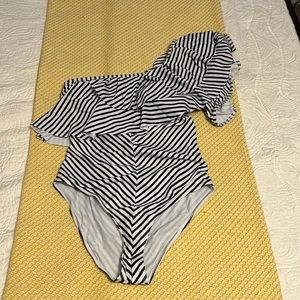 LIKE NEW - Womens Striped one should swimsuit
